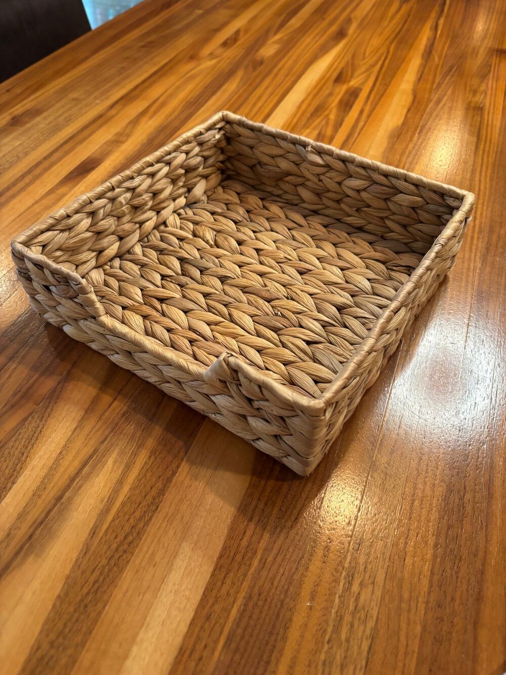 IKEA CISSAN Woven Water Hyacinth Napkin Holder โ Natural โ 9" x 9"